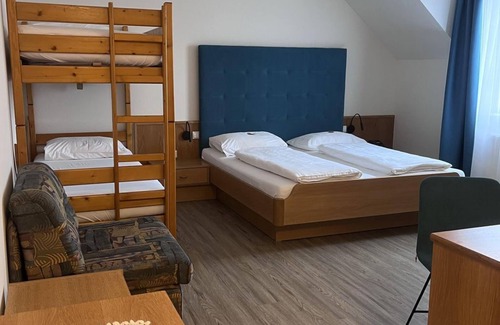Halbenrain House | Radhotel Schischek - Doppelzimmer mit Dusche, WC