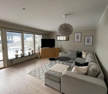 Vaxholm House | Radhus med 100m till avskild badplats