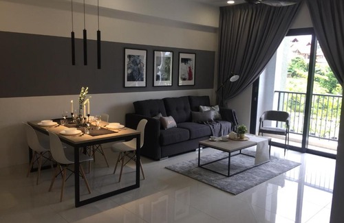 Bukit Jelutong House | RADIA RESIDENCE