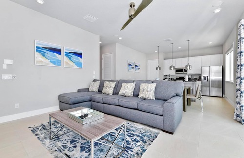Reunion House | Radiant Condo near Disney and Resort & Waterpark Access - B48-121