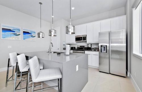 Reunion House | Radiant Condo near Disney and Resort & Waterpark Access - B48-121