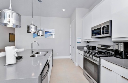 Reunion House | Radiant Condo near Disney and Resort & Waterpark Access - B48-121