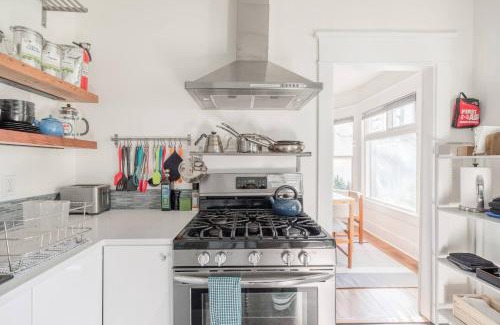 Georgetown Apartment | Radiant, Low-Key Apartment with powerful A/C