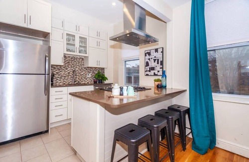 Highland Park House | Radiant Luxury Getaway | Near South End