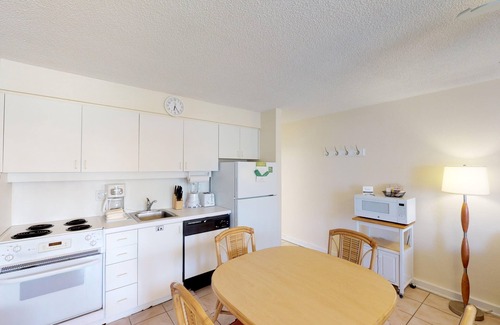 Holmes Beach Condo | Radiant Resort Sixty-Six, 1 Bedroom Suite, Not Far from your Favorite Destinations