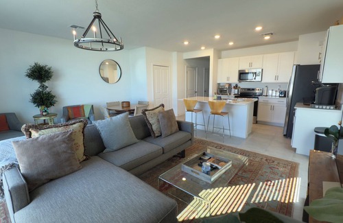 Braden River House | Radiant Retreat- luxe Living