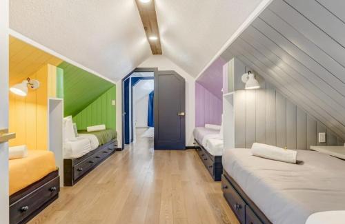 Woodland Park House | Radiant Retreat - Upscale Hot Tub BBQ