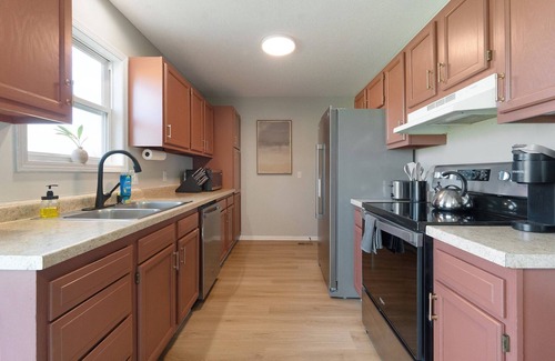 Fort Wayne House | Radiant Rio! NEW Renovation, 3BD 1 King | Parkview
