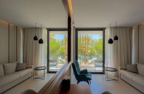Oroklini Hotel | Radisson Beach Resort Larnaca