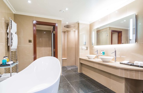 Harlington Hotel | Radisson Blu Hotel, London Heathrow