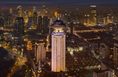 Downtown Shanghai Hotel | Radisson Blu Hotel Shanghai New World