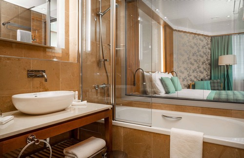 Brazzaville Hotel | Radisson Blu M'Bamou Palace Hotel