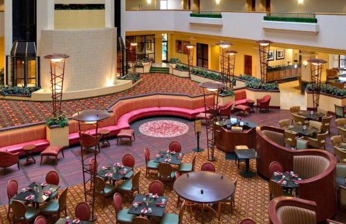 Cedar Rapids Hotel | Radisson Hotel Cedar Rapids