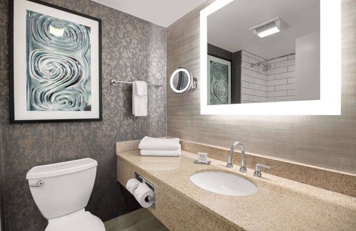 Gaffer District Hotel | Radisson Hotel Corning