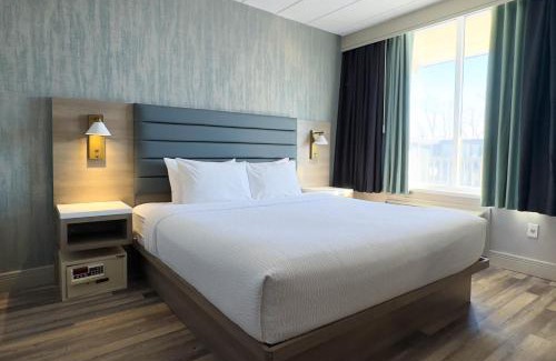 Saint-Laurent Hotel | Radisson Hotel Montreal Airport
