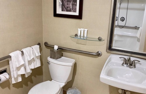 Trevose Hotel | Radisson Hotel Philadelphia Northeast