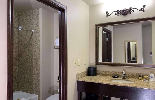 River Falls Hotel | Radisson Hotel River Falls