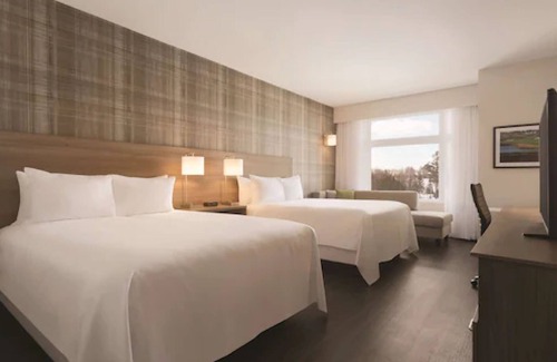 Hanwell Hotel | Radisson Kingswood Hotel & Suites, Fredericton, NB