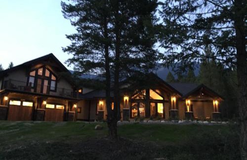 East Kootenay Apartment | Radium Elk Park B & B
