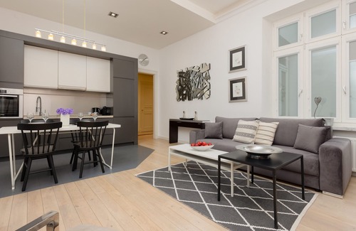 Powisle Apartment | Radna 11 | Warsaw Apartment | Remote Work