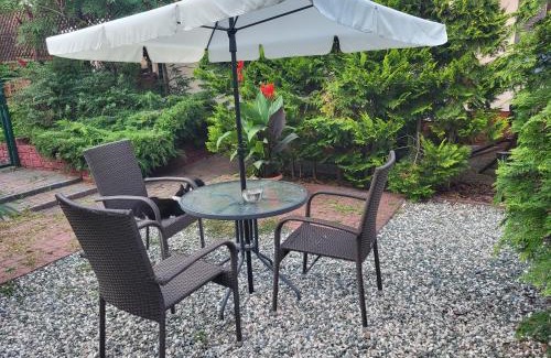 Radzymin Apartment | Radzymin Pd Faktura Apartamenty na przedmieściach z prywatnym parkingiem i ogrodem
