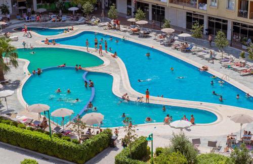 Sakës Hotel | Rafaelo Comfort & Family