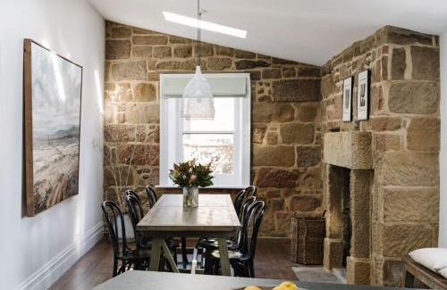 Oatlands House | Raffah House