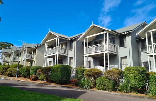 Cams Wharf Apartment | Raffertys Resort