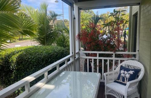 Cams Wharf House | Raffertys Resort Lakeside Terrace Plus 4 Star