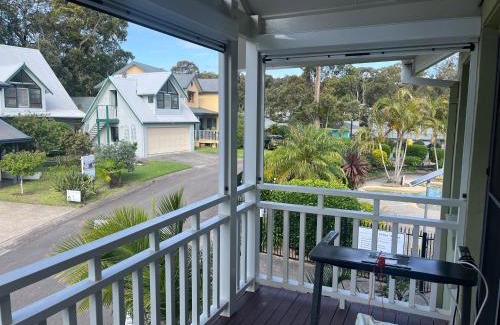 Cams Wharf House | Raffertys Resort Lakeside Terrace Plus 4 Star