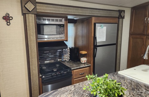 New Waverly House | RafterTFarm - The Star: Ranch Stay in an RV