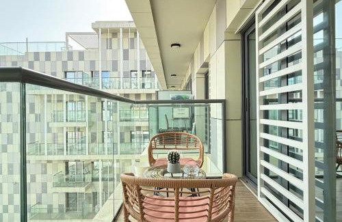 Al Raha Beach Apartment | Raha Loft Trend 1BR - Stylish Stay with Pool & Gym Near Al Raha Mall & Beach