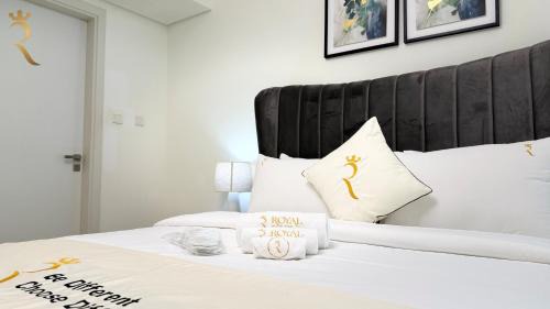 Al Raha Beach Apartment | Raha Loft Trend 1BR - Stylish Stay with Pool & Gym Near Al Raha Mall & Beach