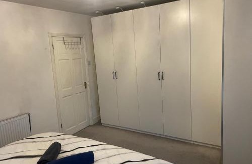 Boleyn House | Rahal Compton