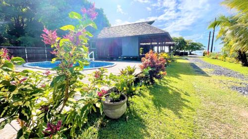Uturoa House | RAIATEA - Orion Pool Bungalow