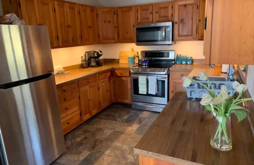 Hamilton House | Raider Retreat - Family friendly, private, peaceful getaway