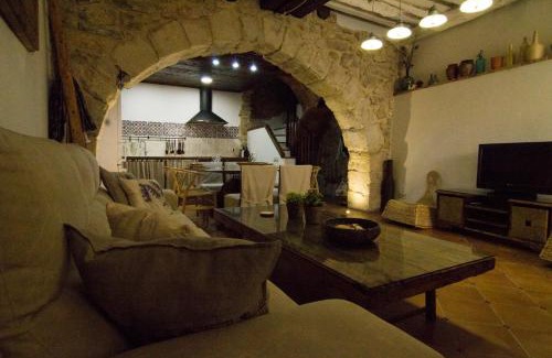 Castellote House | Rails del Temple
