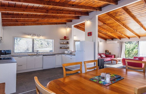 Raurimu House | Railside Chalet - Raurimu Holiday Home