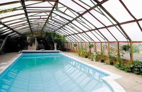 Stowmarket House | Railway Carriage Two - E5601