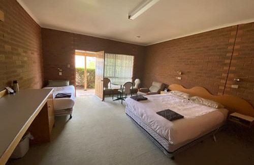 Peterborough Hotel | Railway Hotel Motel Peterborough