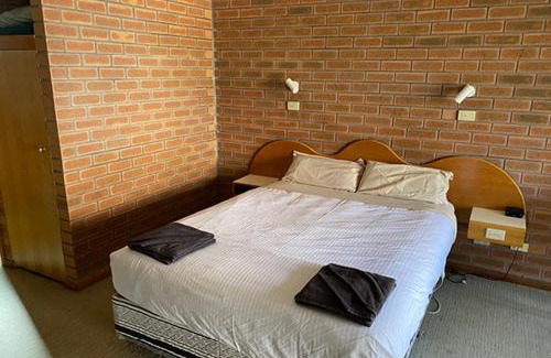 Peterborough Hotel | Railway Hotel Motel Peterborough