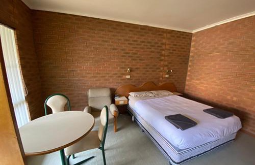 Peterborough Hotel | Railway Hotel Motel Peterborough