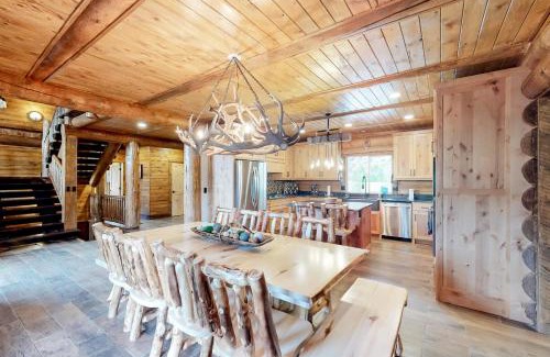 Rio Vista Estates House | Railway River Retreat RRR
