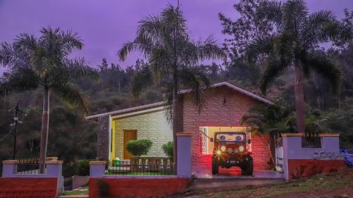 Yercaud Villa | Rain Rock Villa