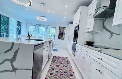 Lewisboro House | RAIN, SNOW OR SHINE! THIS HOUSE HAS ALL YOU NEED AND MORE TO HAVE A GOOD TIME !
