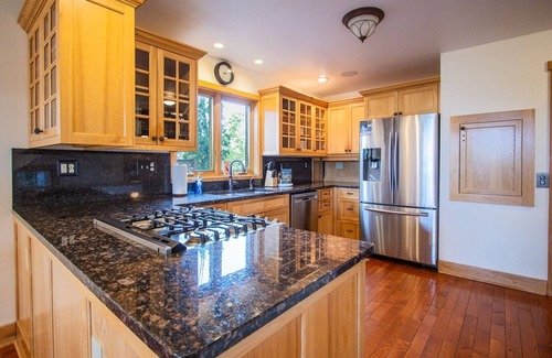 Park Point House | Rainbow Beach on Lake Superior | A Lakeside Escape on Park Point