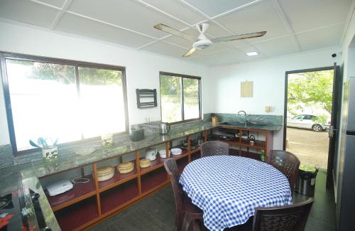 Hambantota District House | Rainbow Beach Villa