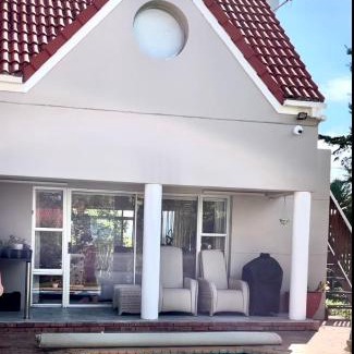 Sedgefield House | Rainbow Cottages - Kingfisher Drive