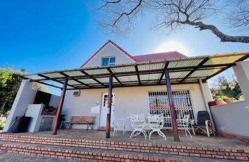 Sedgefield House | Rainbow Cottages - Kingfisher Drive