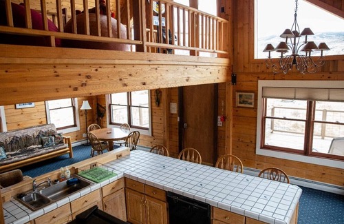 Emigrant Cabin | Rainbow Country Cabin: Rural Riverfront Retreat